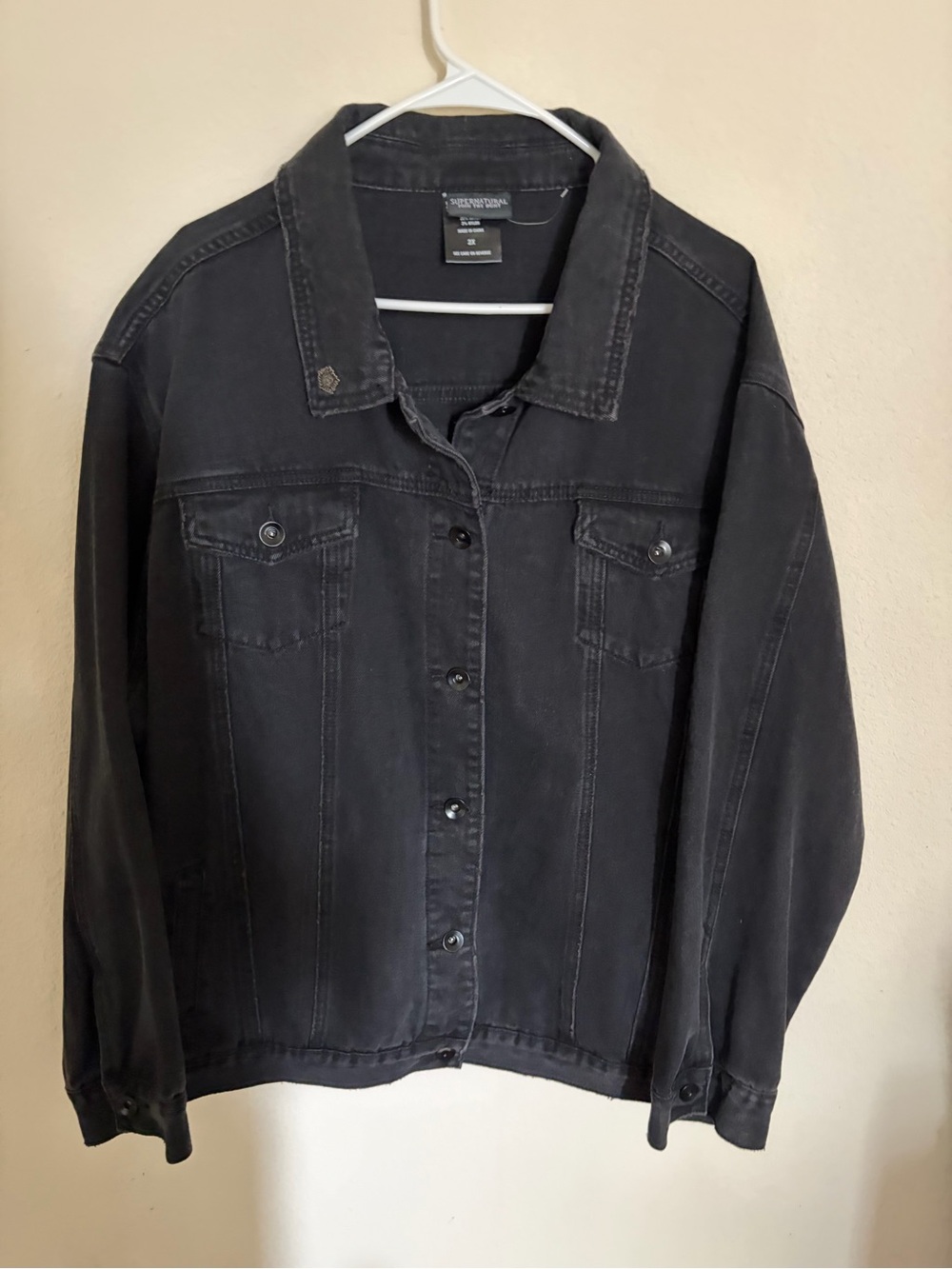 NWOT Hot Topic Supernatural Black Patch Denim Jacket w/Anti Possession Pin Sz 2X